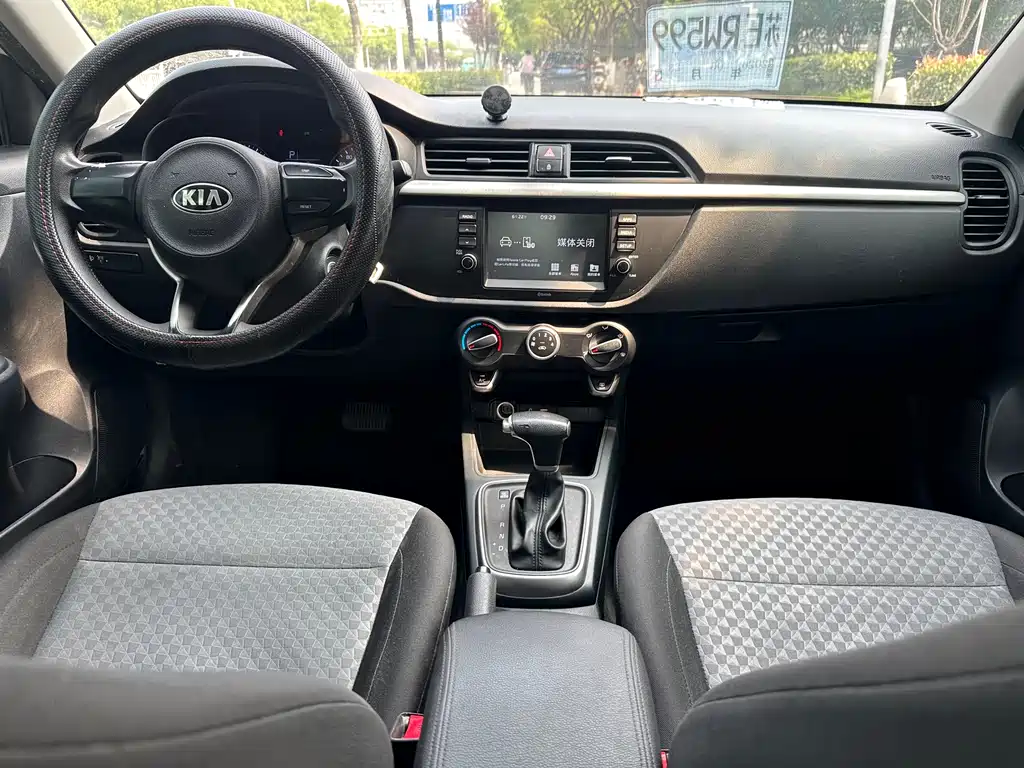 Kia K2 2017 — фото 10