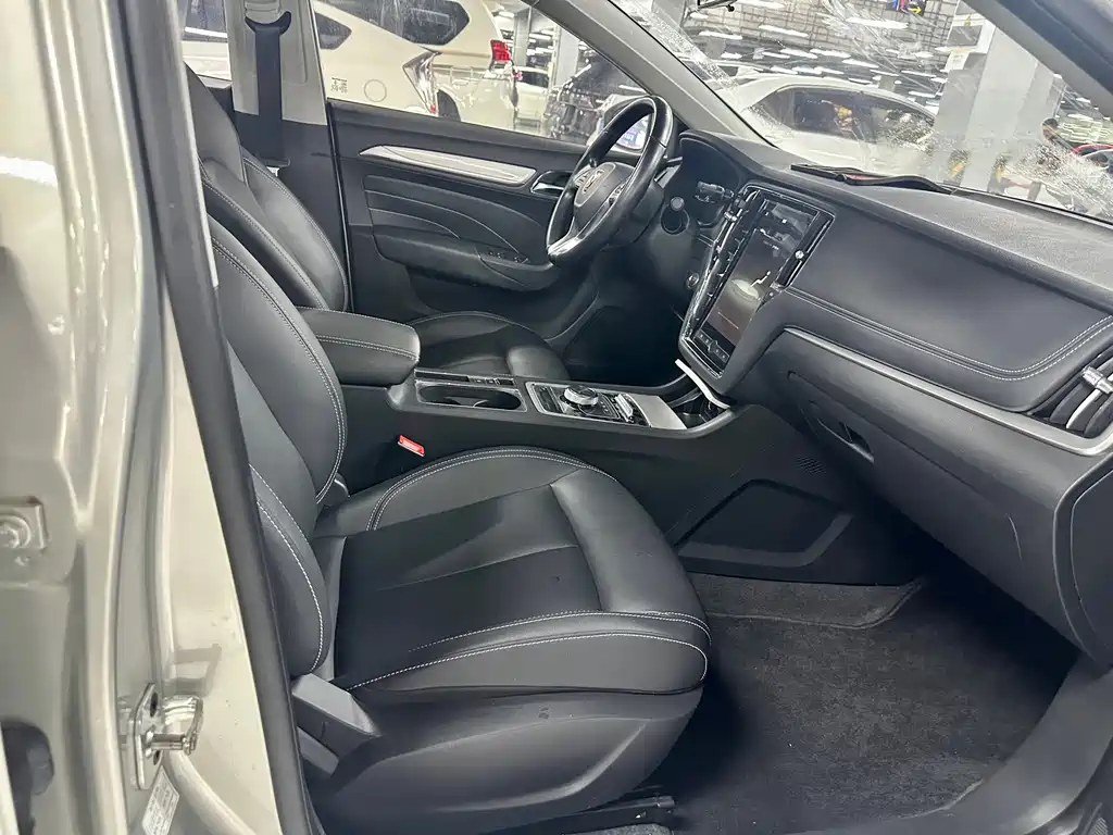 Roewe i6 New Energy 2018 — фото 9