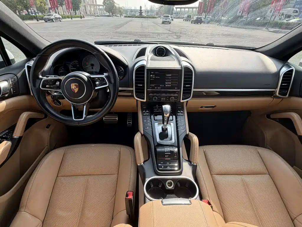 Porsche Cayenne Hybrid 2017 — фото 6