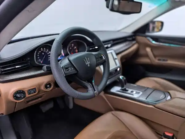 Maserati Quattroporte 2015