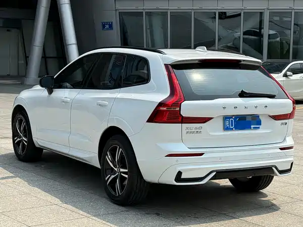 Volvo XC60 2022