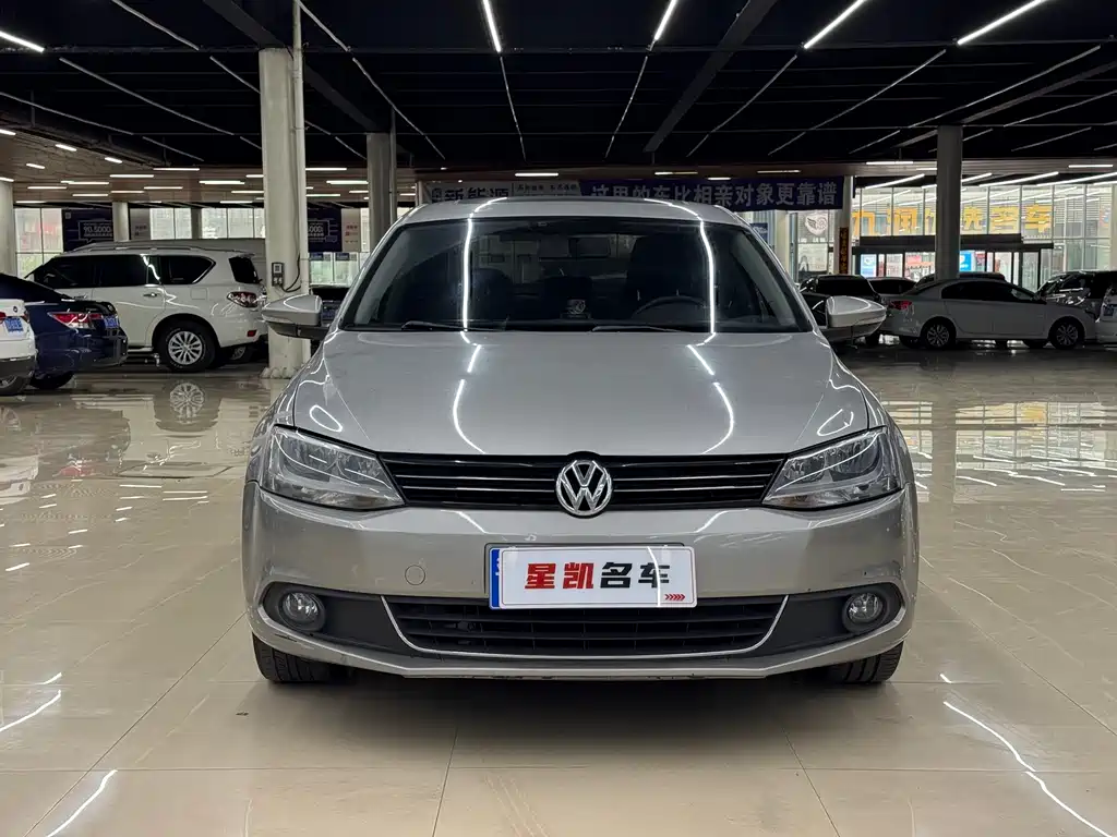 Volkswagen Sagitar 2013