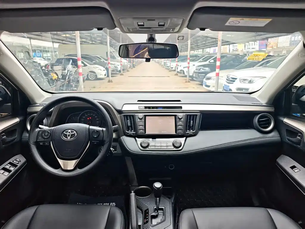 Toyota RAV4 2015
