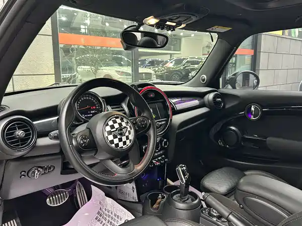 MINI 2018