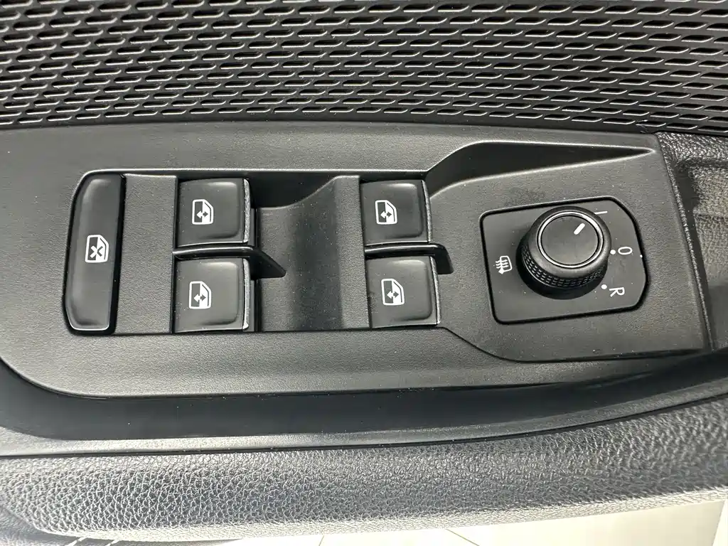 Skoda Octavia 2023 — фото 12