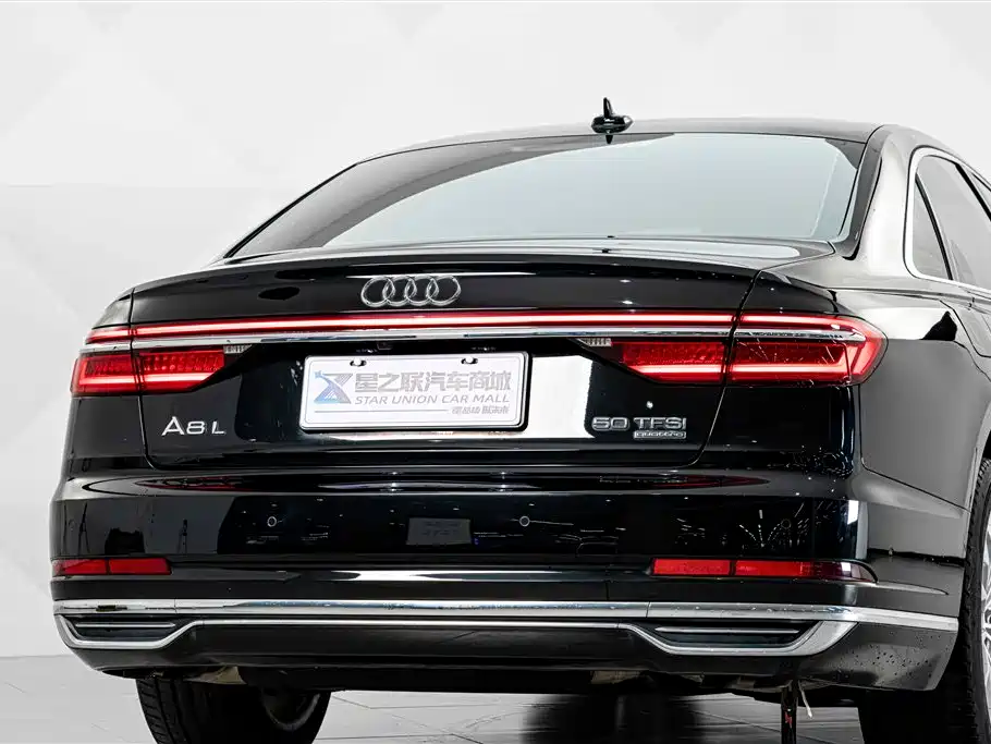 Audi A8 2021 — фото 8