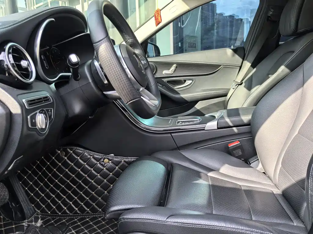 Mercedes-Benz C-Class 2020