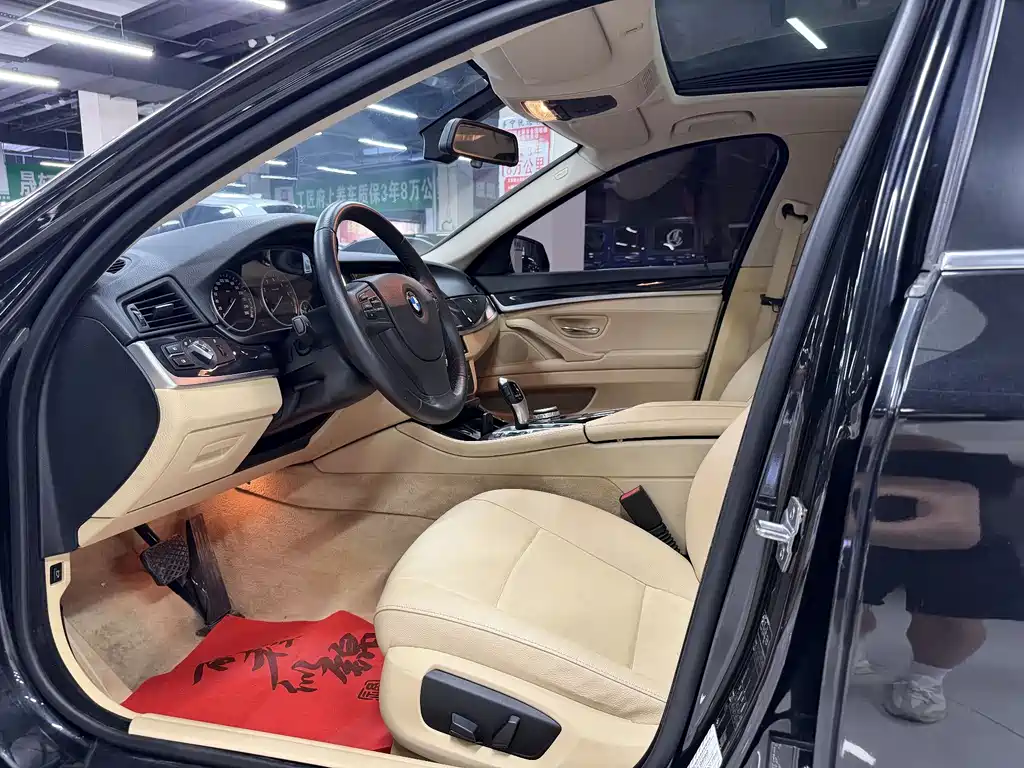 BMW 5 Series 2015 — фото 14