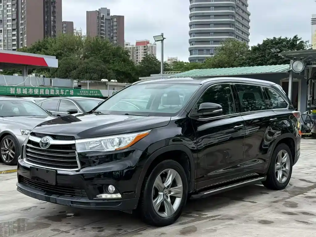 Toyota Highlander 2015 — фото 1