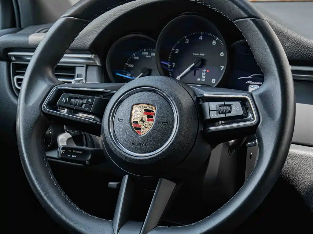 Porsche Macan 2023 — фото 13