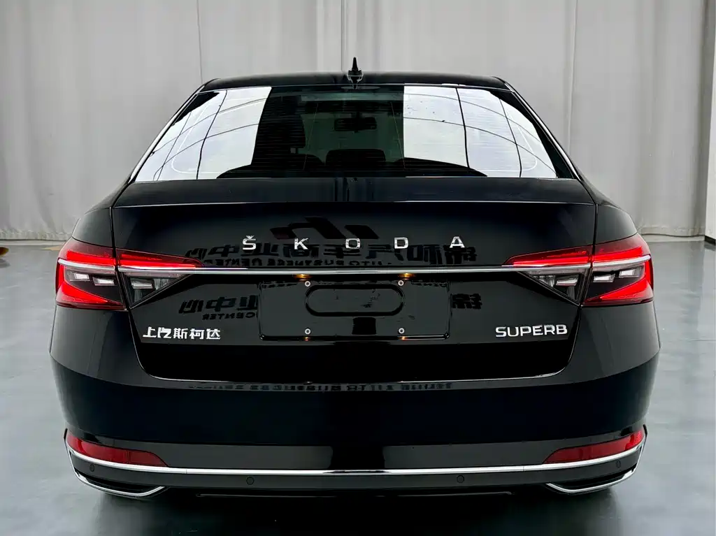 Skoda Superb 2023 — фото 15