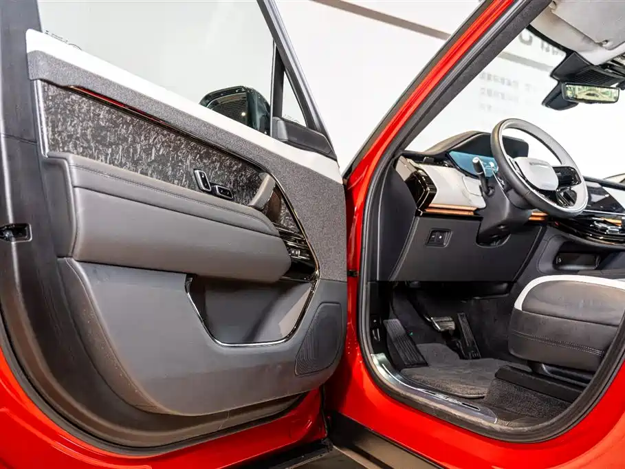 Land Rover Range Rover Sport New Energy 2023 — фото 8