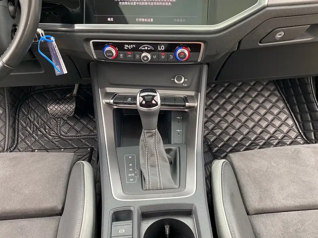 Audi Q3 2022 — фото 13