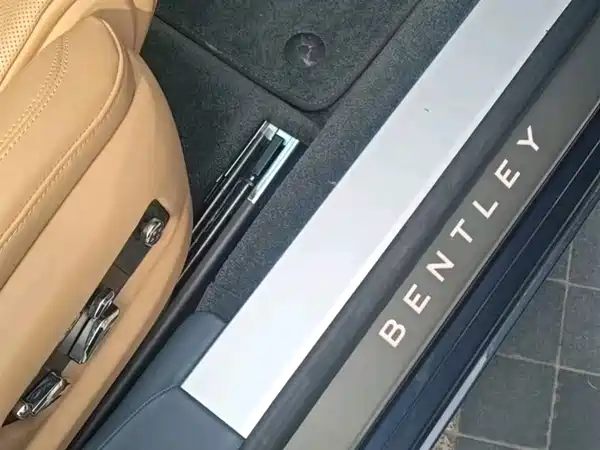 Bentley Flying Spur 2023