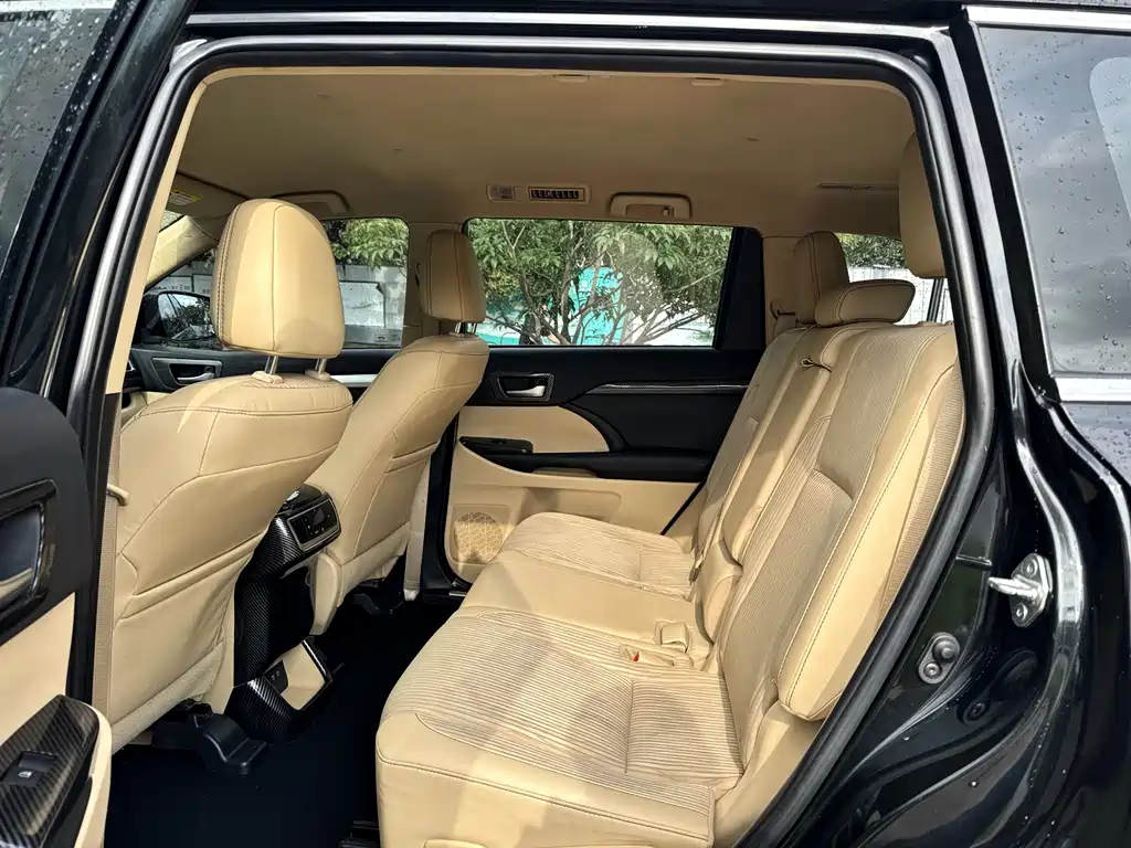 Toyota Highlander 2020 — фото 12