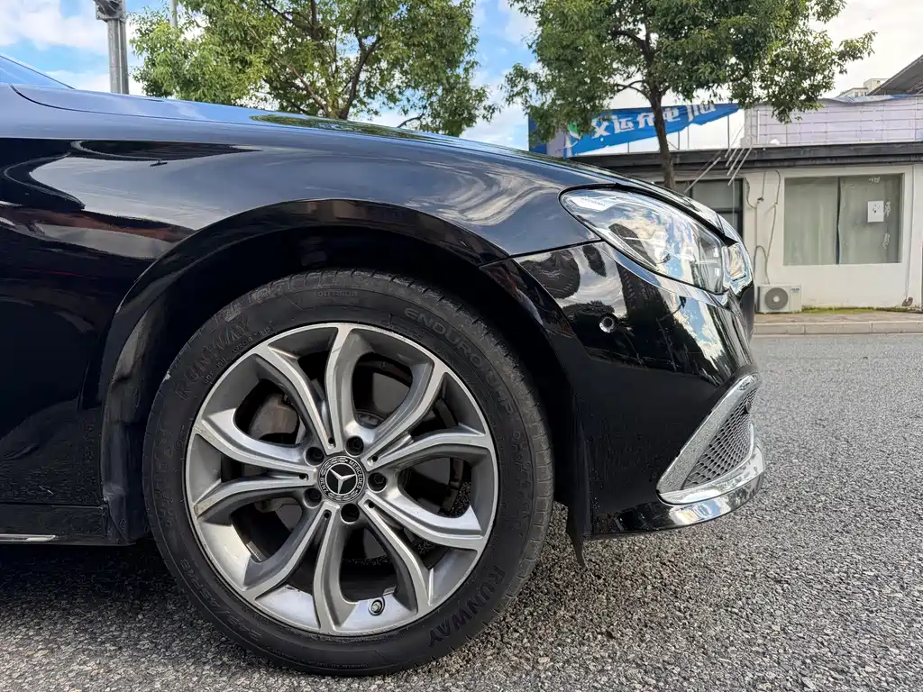 Mercedes-Benz E-Class 2022 — фото 17
