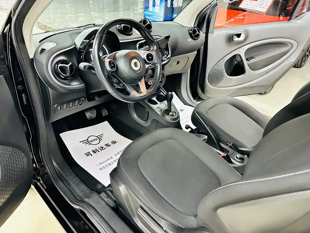smart Fortwo 2018 — фото 20