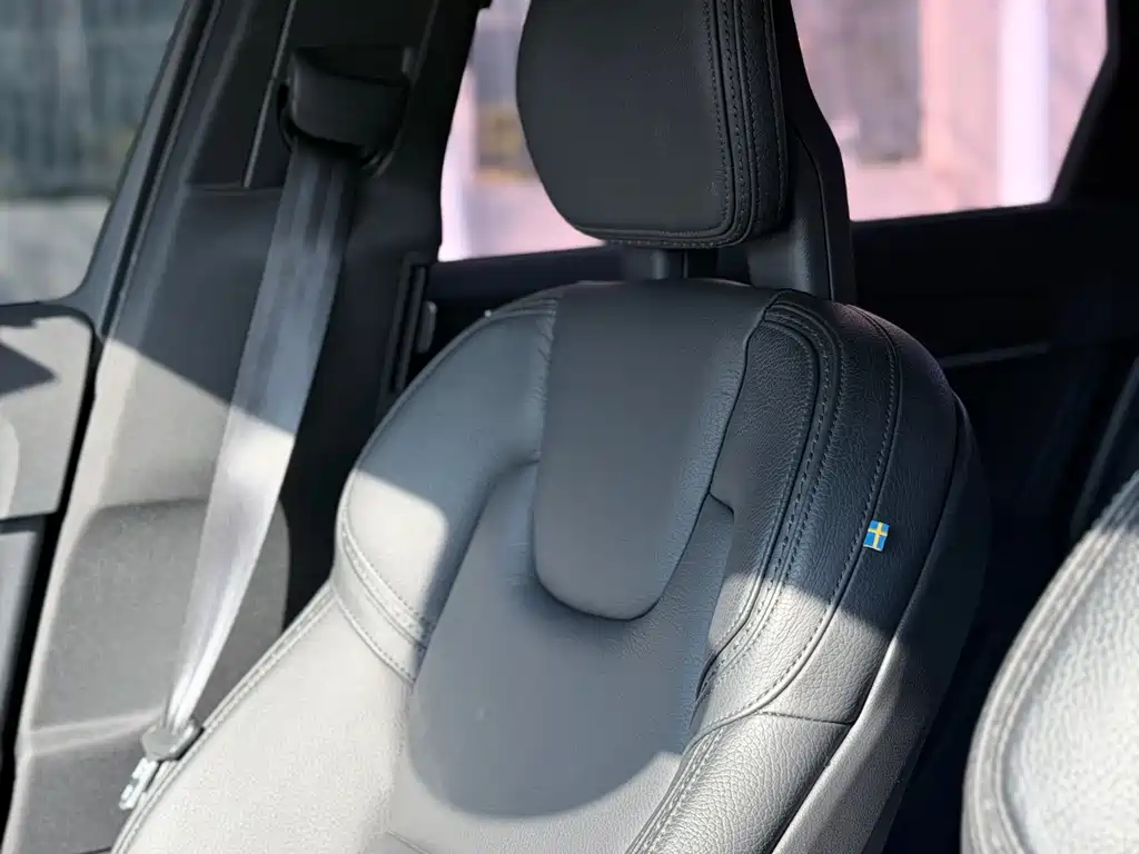 Volvo V90 2018 — фото 16