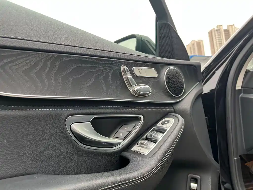 Mercedes-Benz C-Class 2018 — фото 14