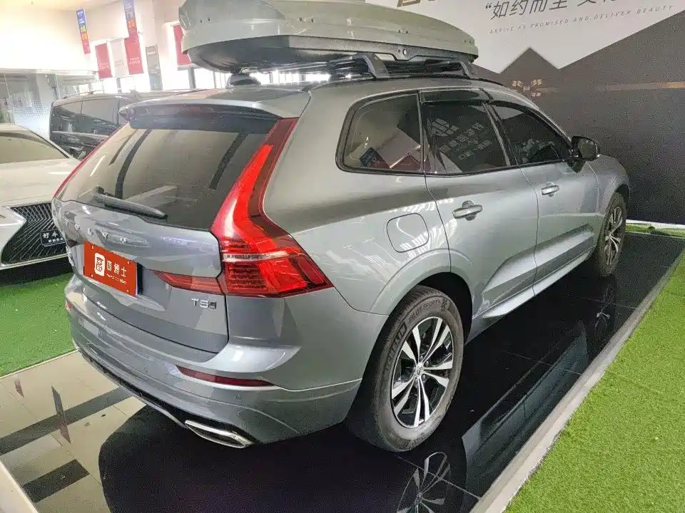 Volvo XC60 2021 — фото 9