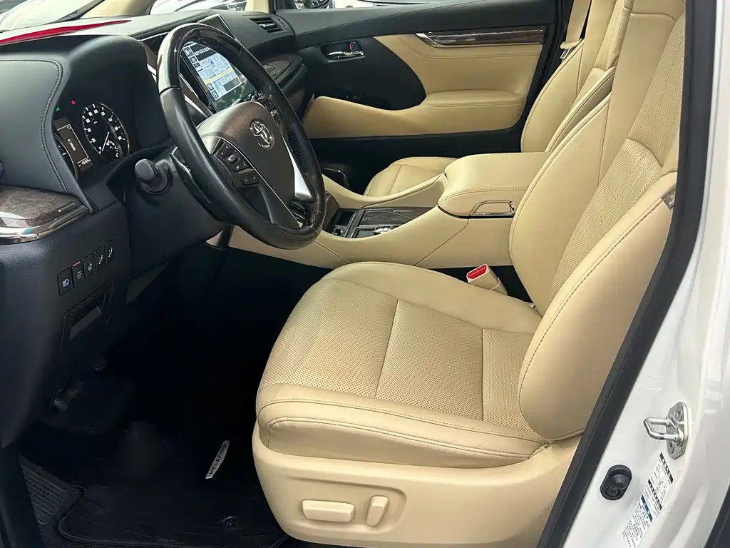 Toyota Vellfire 2023 — фото 9