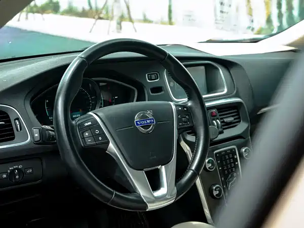 Volvo V40 2015