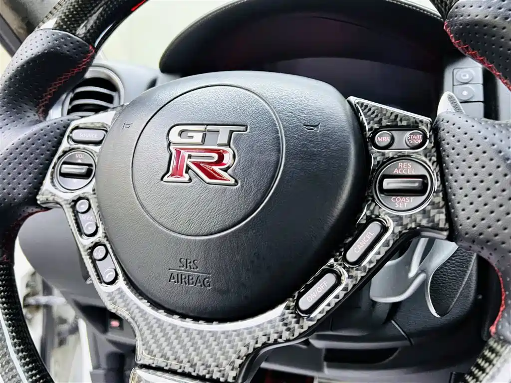 Nissan GT-R 2013 — фото 14