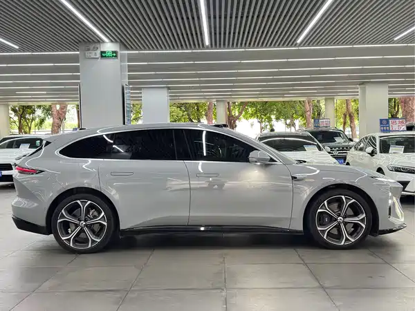 NIO ET5T 2025