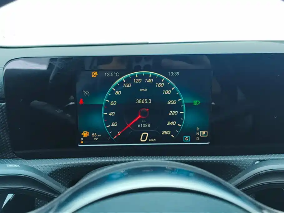 Mercedes-Benz A-Class 2019 — фото 14