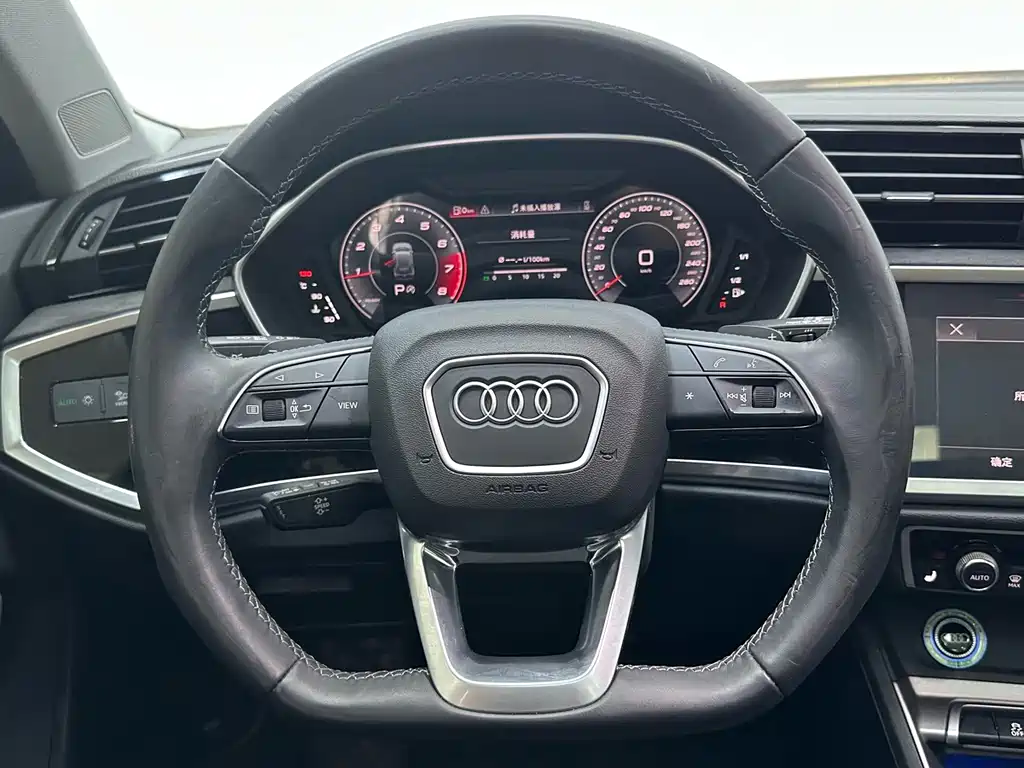 Audi Q3 2023 — фото 11