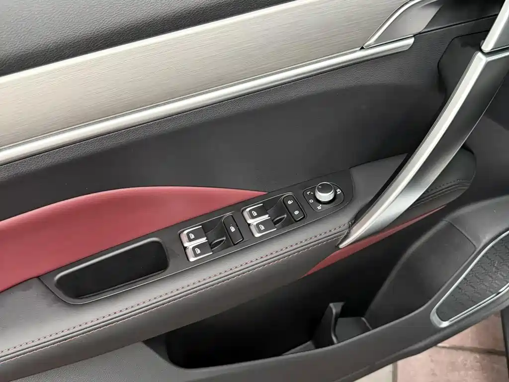 Geely Binyue 2022 — фото 10