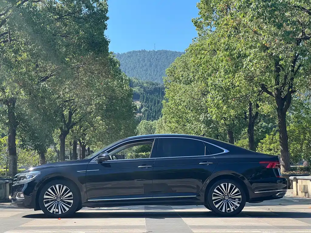 Volkswagen Passat 2021 — фото 14