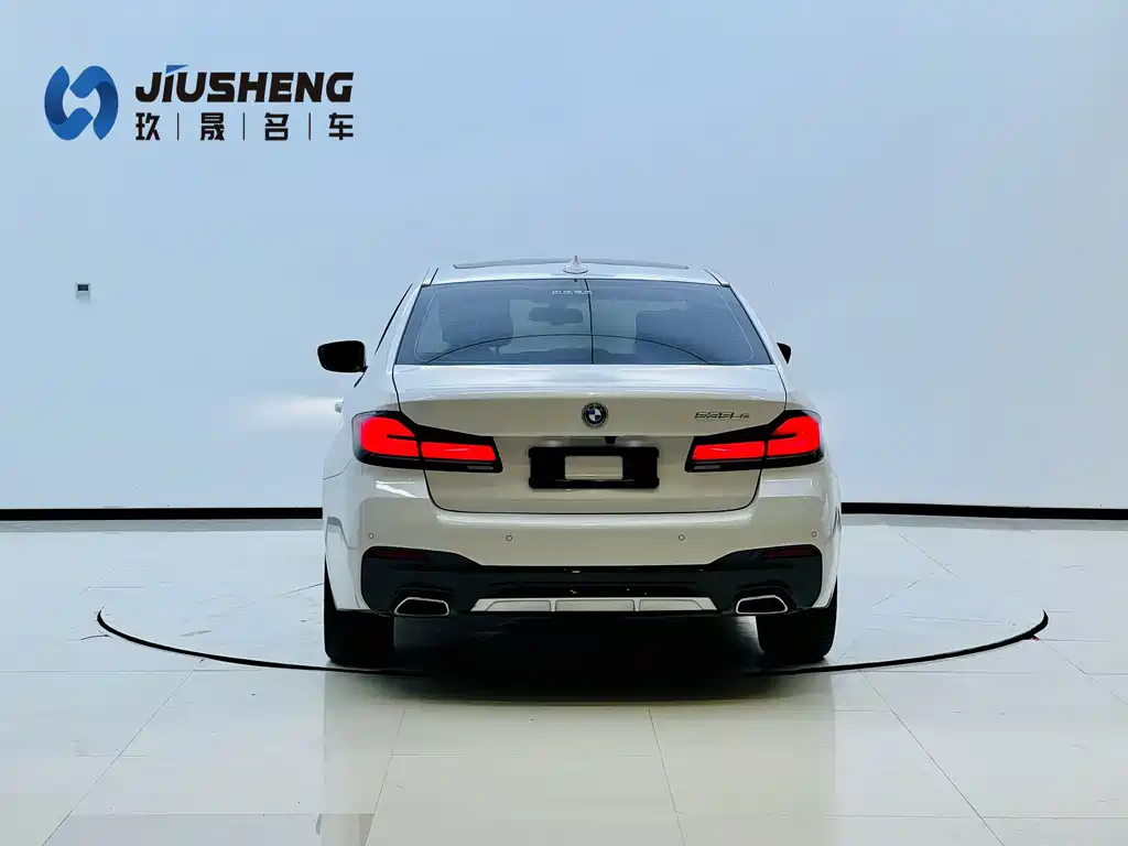 BMW 5 Series New Energy 2022 — фото 22