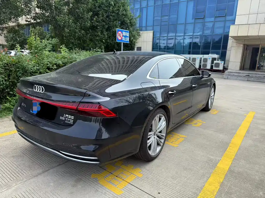 Audi A7L 2024 — фото 9