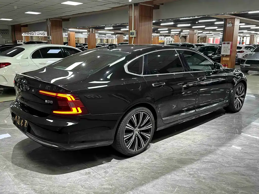 Volvo S90 2021 — фото 10