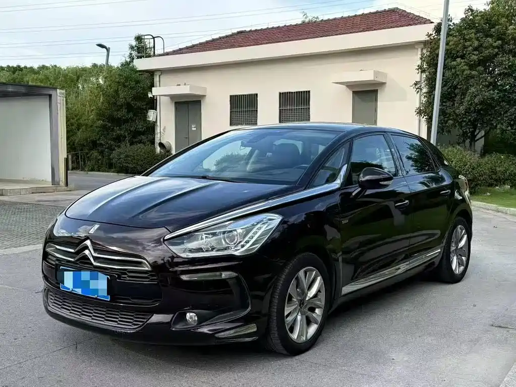 DS 5 2014