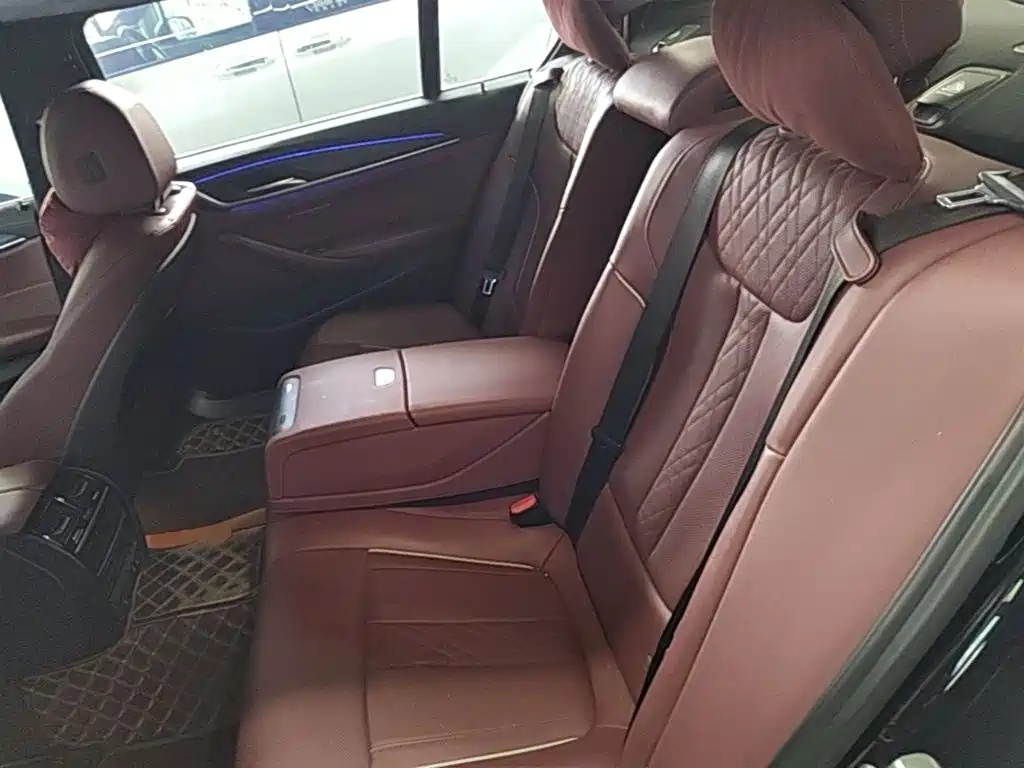 BMW 5 Series 2022 — фото 17