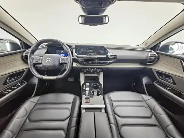 Citroën Versailles C5 X 2023