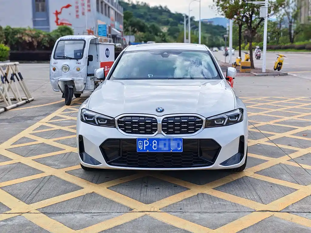 BMW 3 Series 2023