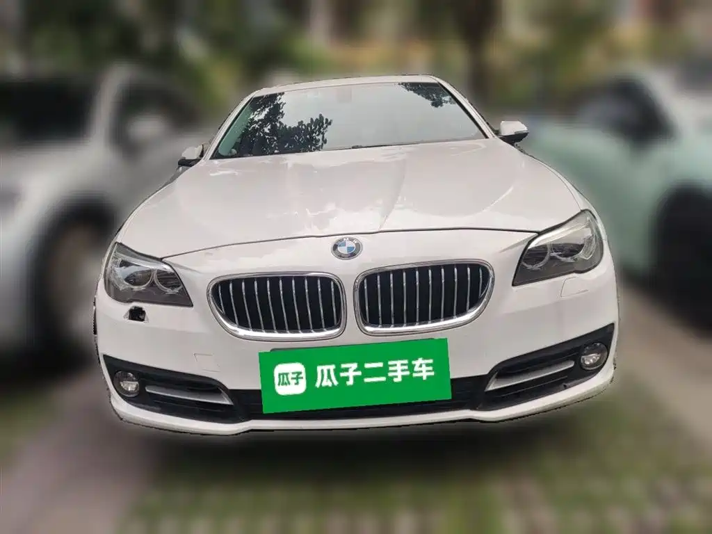 BMW 5 Series 2015 — фото 24