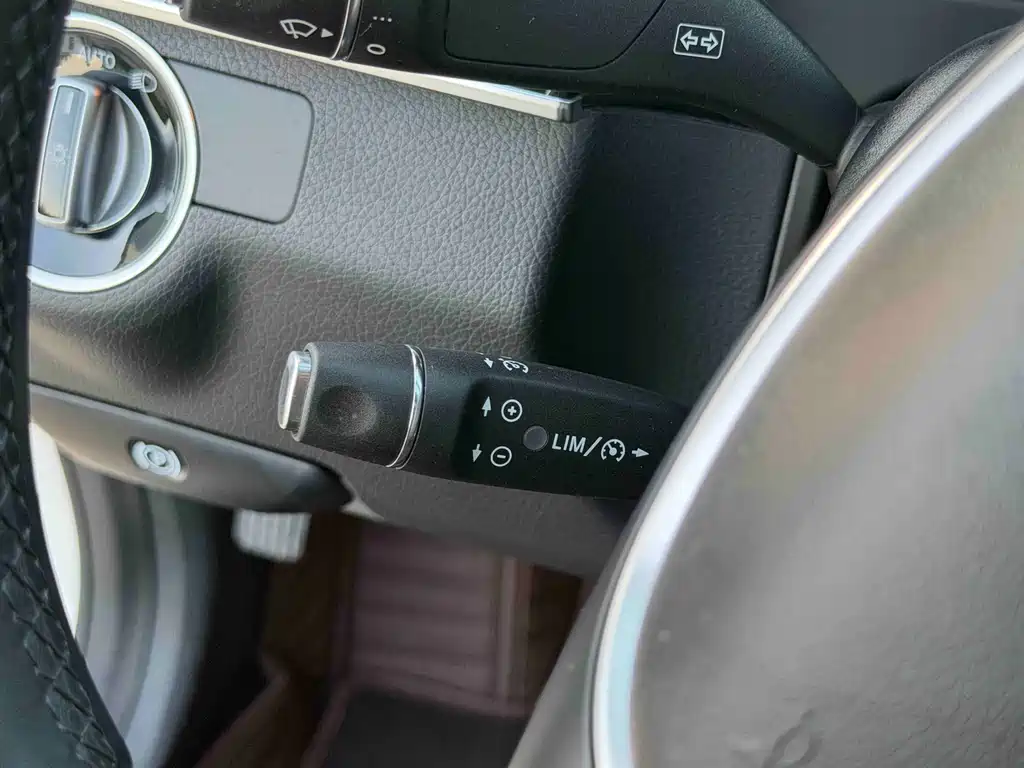 Mercedes-Benz E-Class 2015 — фото 19
