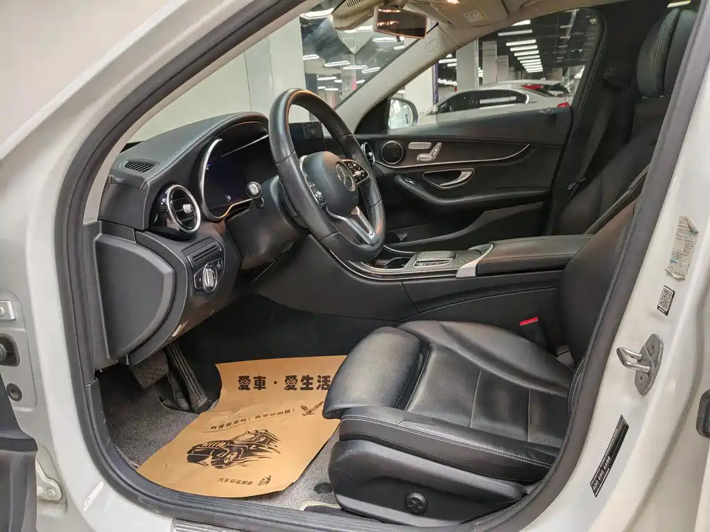 Mercedes-Benz C-Class 2018 — фото 15
