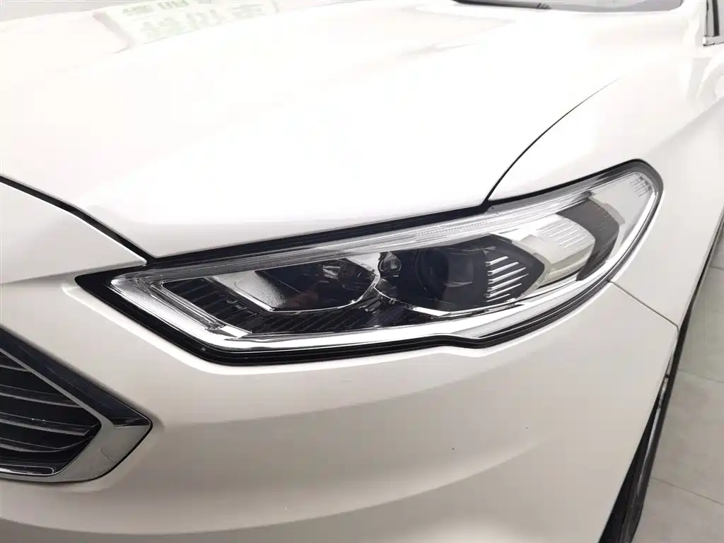 Ford Mondeo 2017 — фото 7