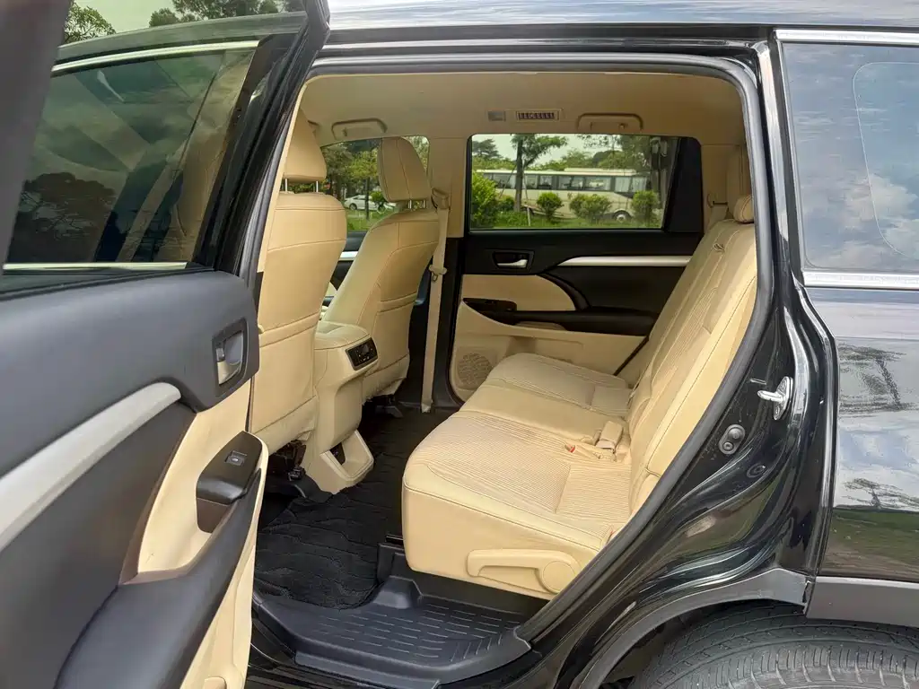 Toyota Highlander 2021