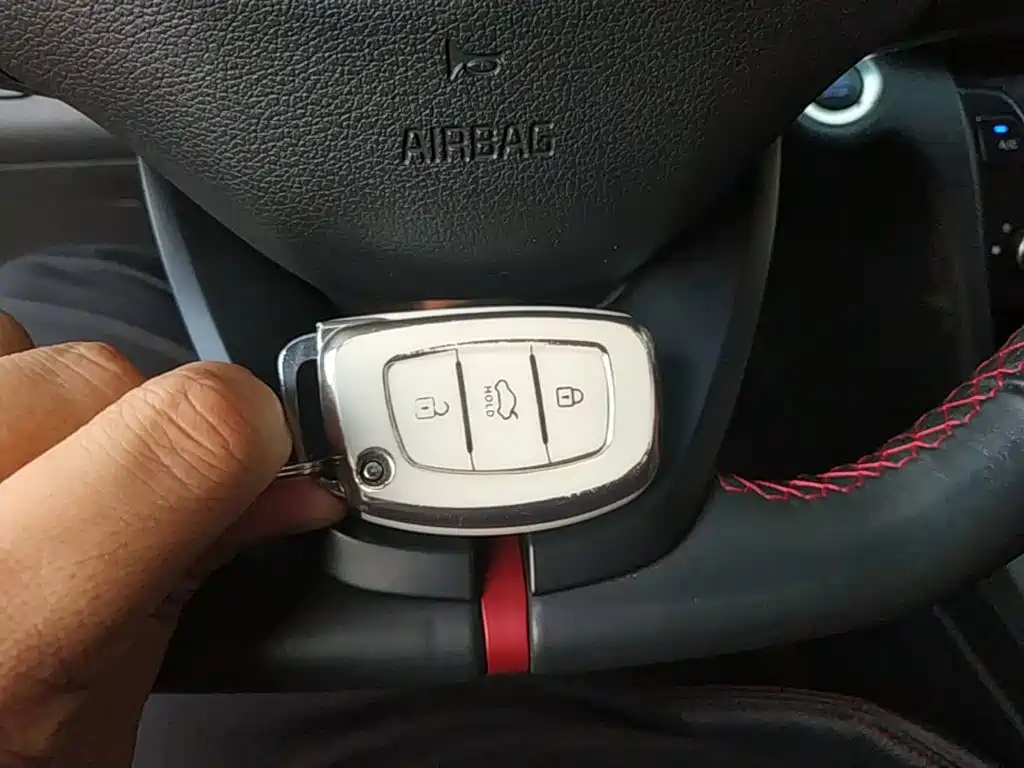 Hyundai Elantra 2018 — фото 9