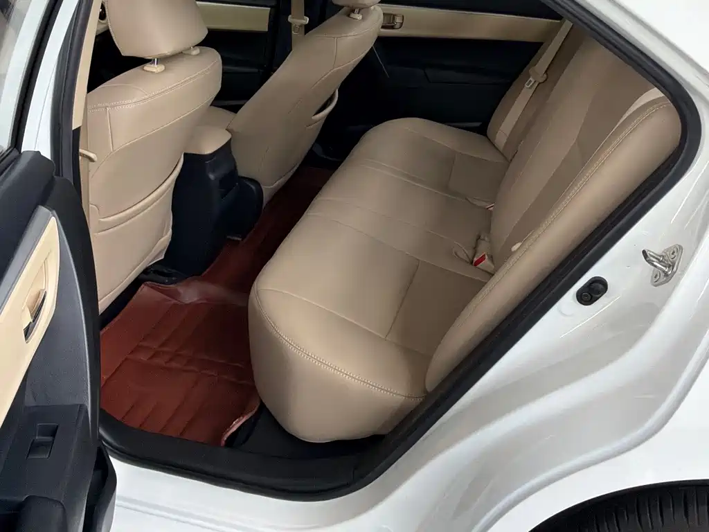 Toyota Corolla 2018 — фото 11