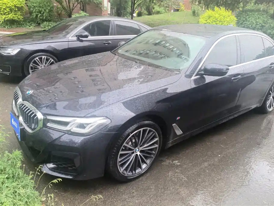 BMW 5 Series 2023 — фото 1