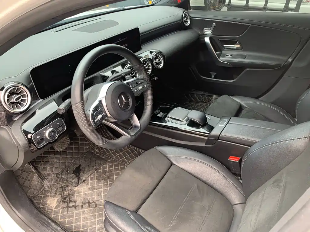Mercedes-Benz A-Class 2020 — фото 11