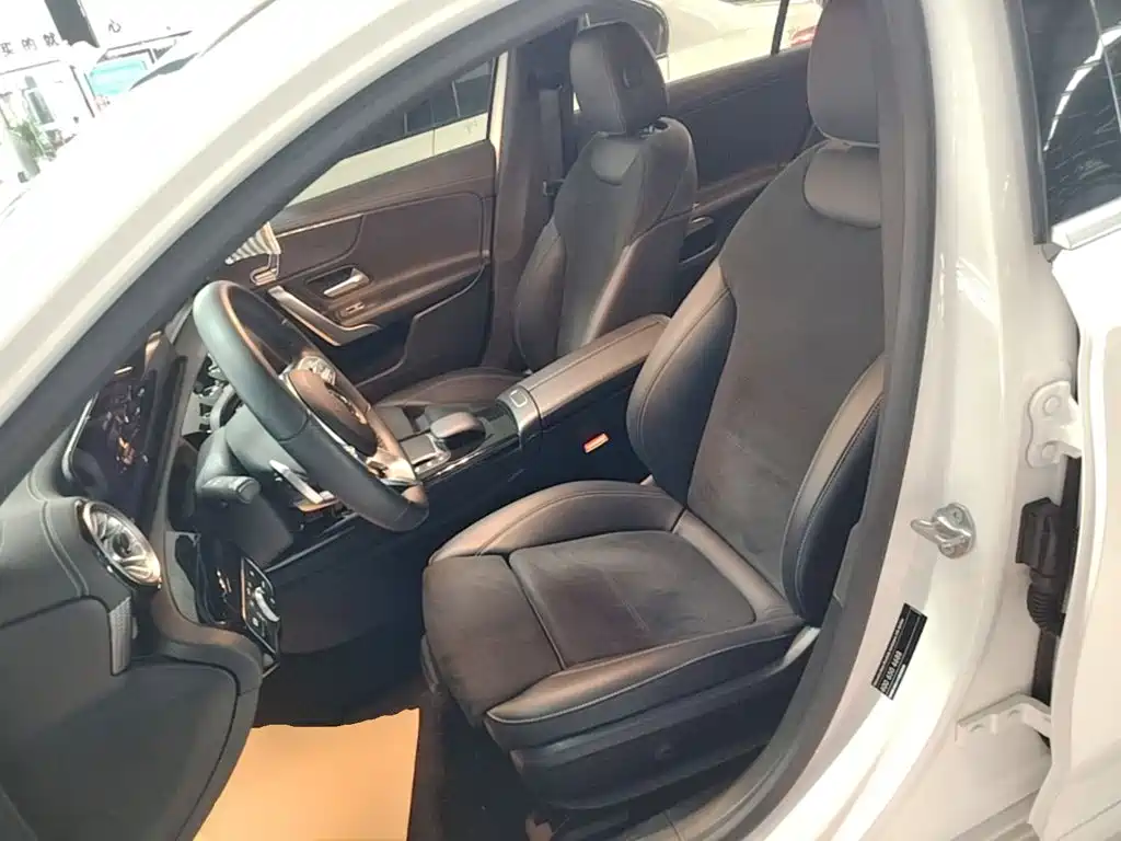 Mercedes-Benz A-Class 2023 — фото 15