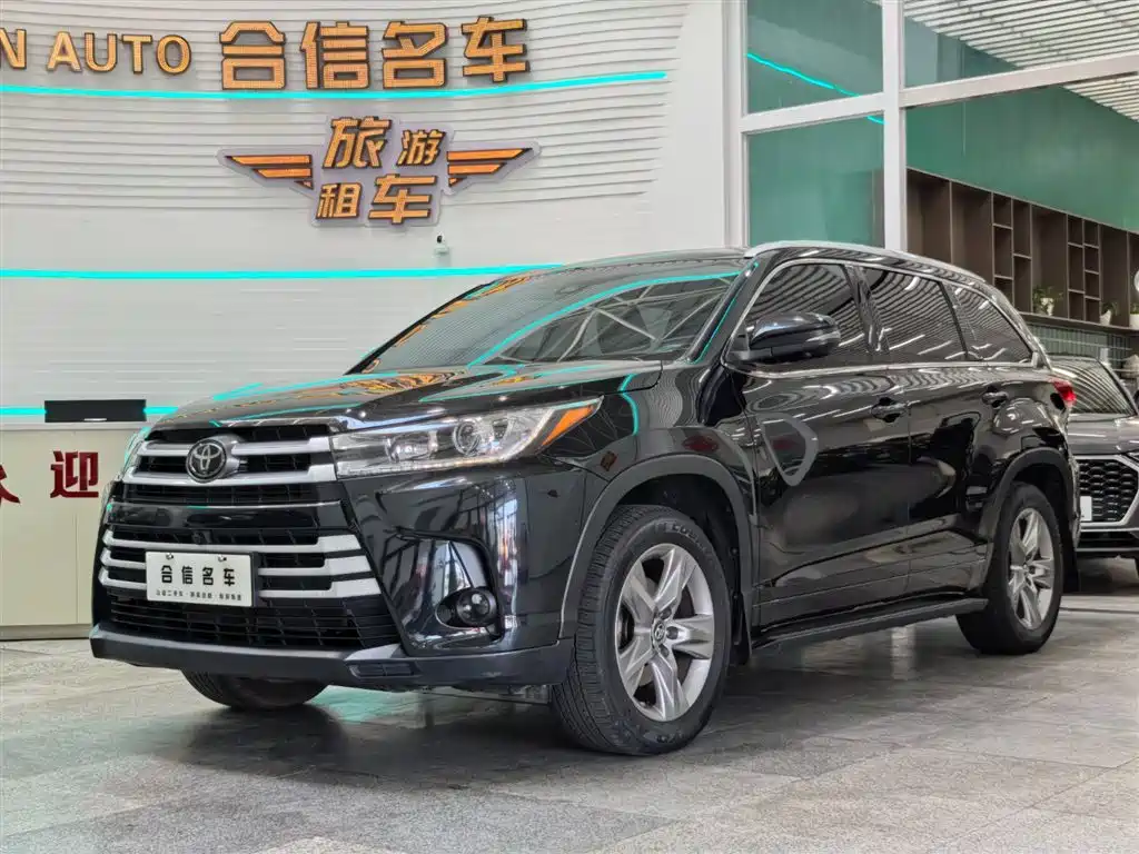 Toyota Highlander 2021 — фото 1